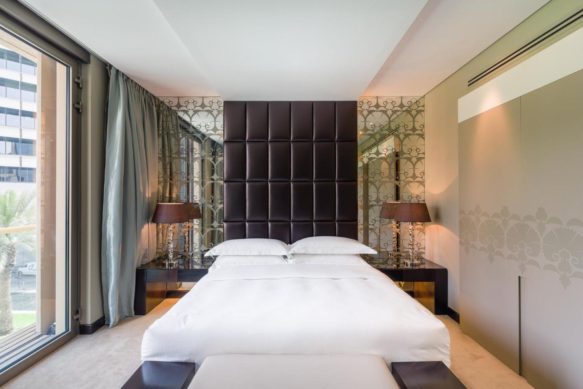 Mandarin Oriental Al Faisaliah, Rijád Kültér fotó A bedroom at the Mandarin Oriental