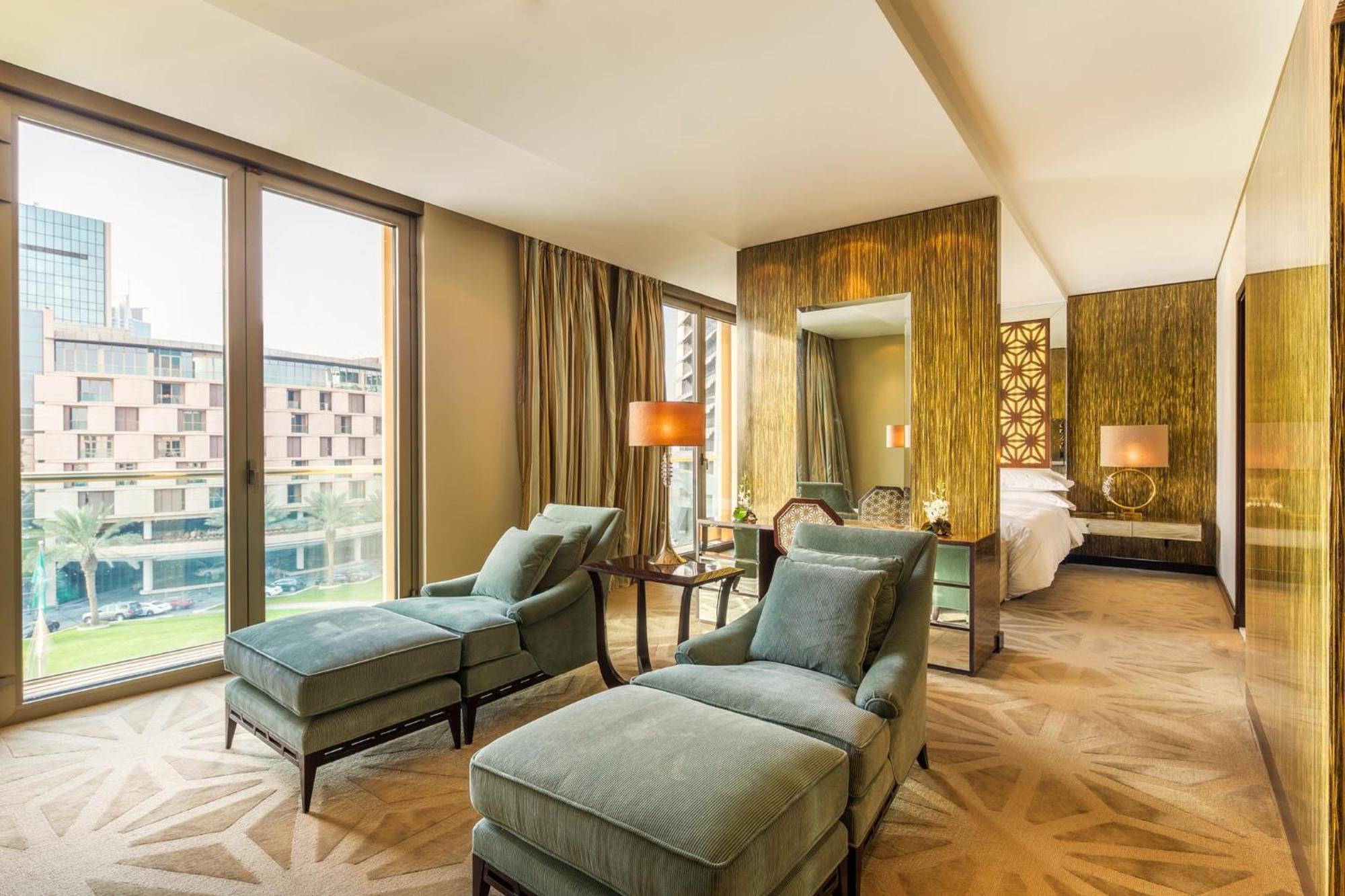 Mandarin Oriental Al Faisaliah, Rijád Kültér fotó A suite at the hotel